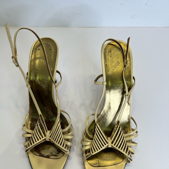 1970s Givenchy Cream Bow Strappy Heels - Picture 2 of 6